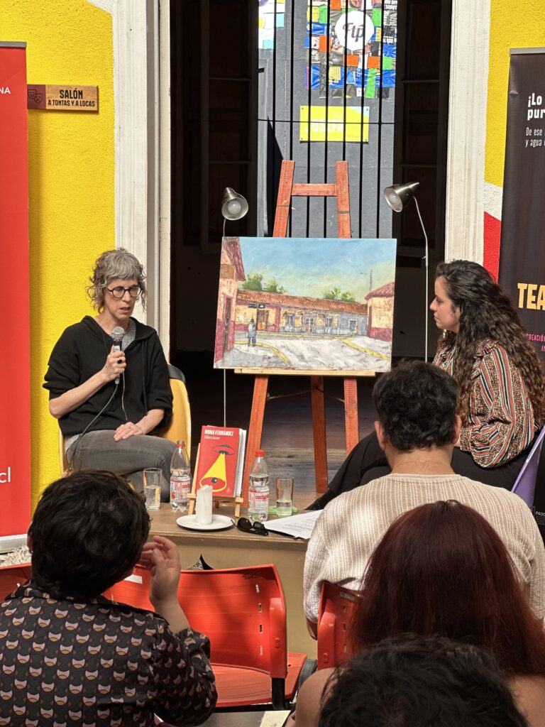 Fotografía de la charla realizada en Espacio La Gaviota con Nona Fernández