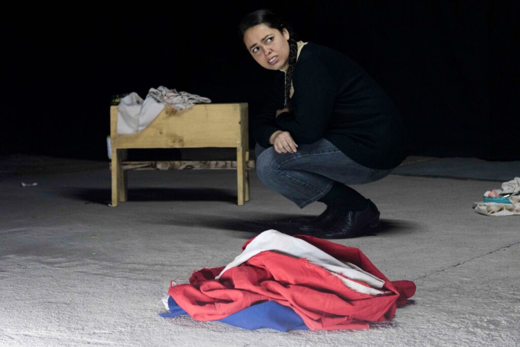 Fotografía de la obra "La Remienda", de La María Cuco Teatro, sobre la cual se basó el comentario "Remendar heridas"