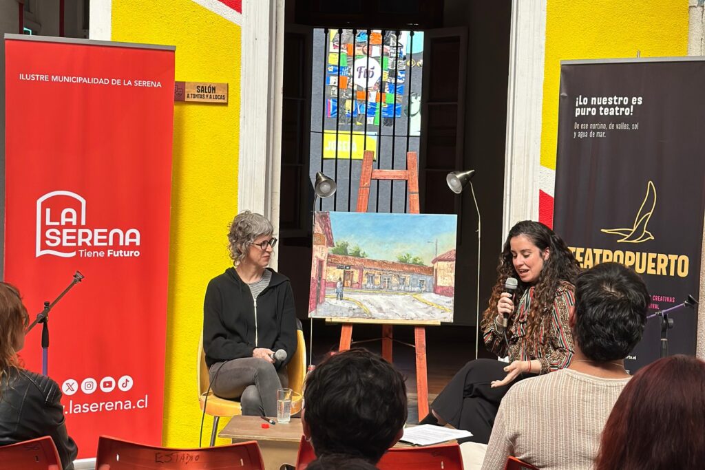 Fotografía de Nona Fernández en la actividad de extensión de la Feria del Libro de La Serena 2025 en Espacio La Gaviota