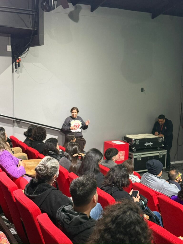 Fotografía del conversatorio sobre la película "Teresa"