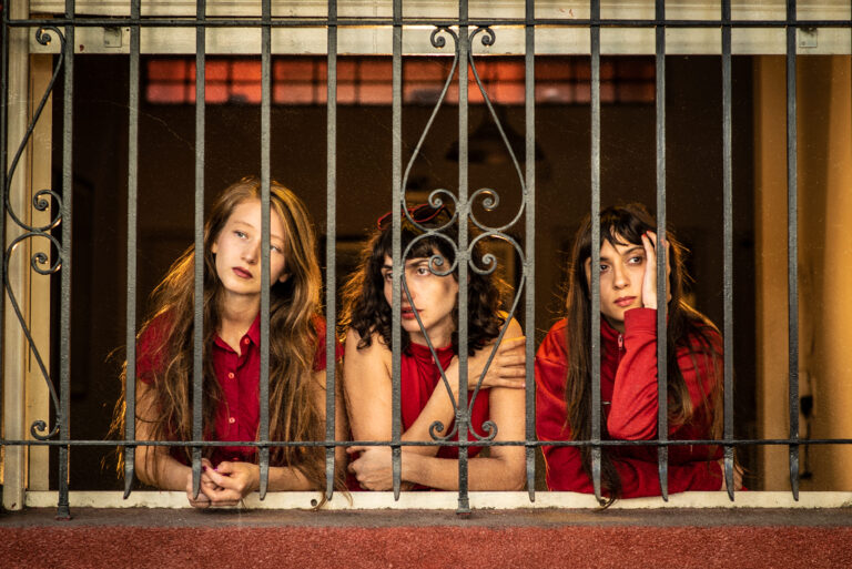 Fotografía de la obra argentina "Cinematique", la cual se presentará en la comuna de Ovalle por el Festival Internacional TeatroPuerto