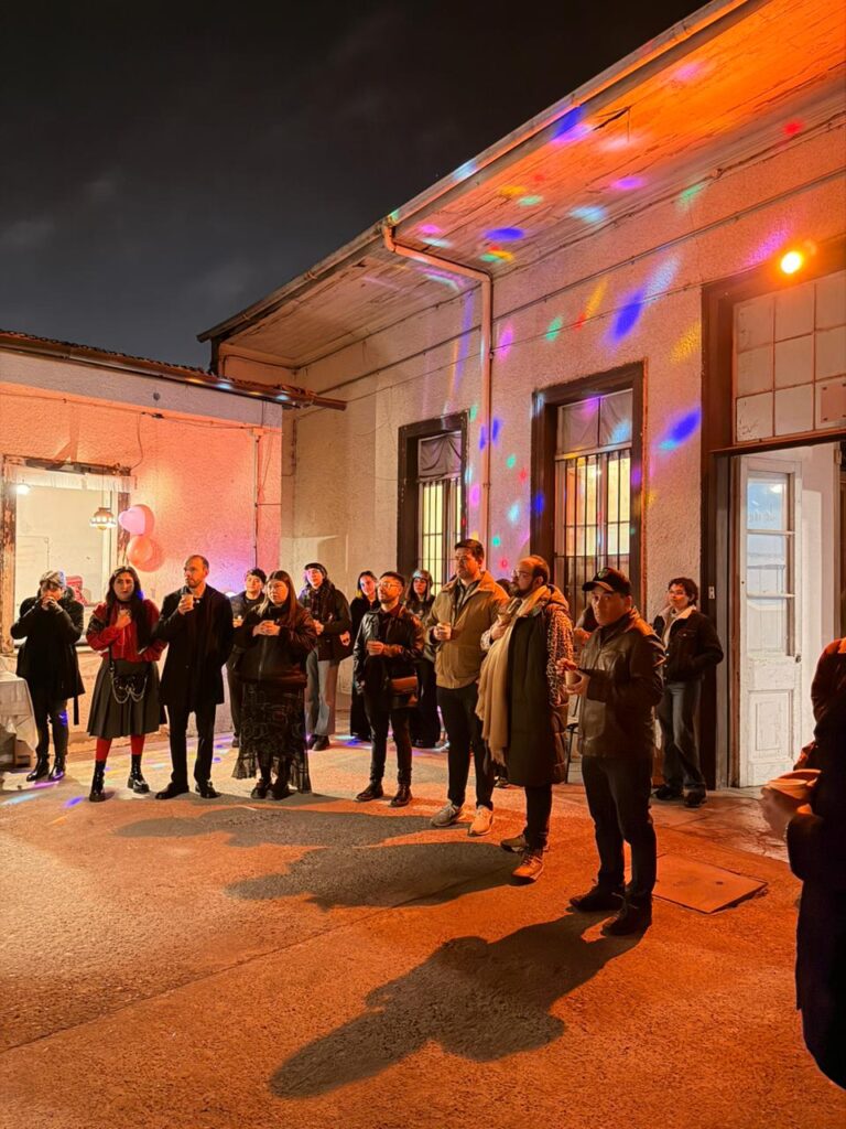 Fotografía de la actividad realizada por el Egreso 2026 de la Escuela TeatroPuerto