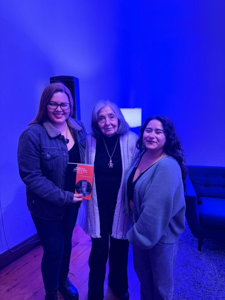 Fotografía de la presentación del libro en Espacio La Gaviota