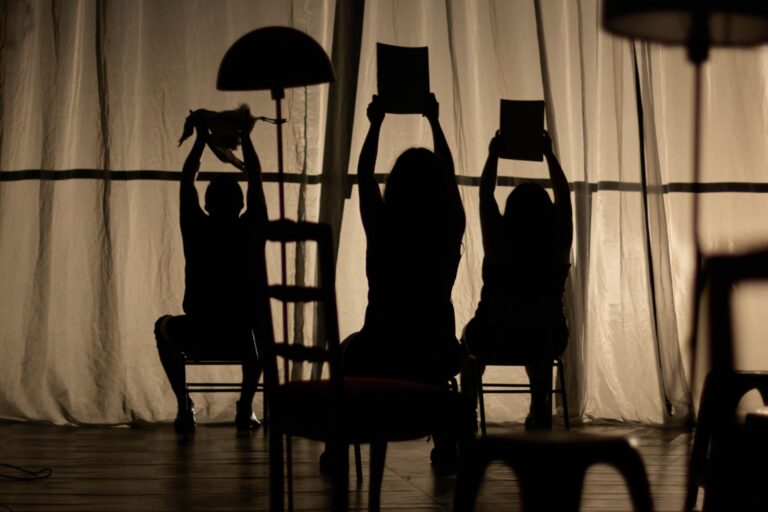 Imagen de una de las escenas de la obra "Cover La Gaviota"