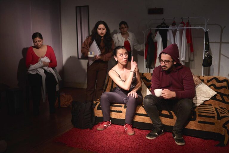 Fotografías de los exámenes presentados por los estudiantes de la Escuela TeatroPuerto
