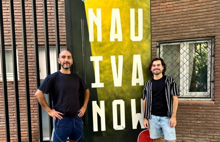 Fotografía de Luis Aros y Gabriel Diaz en la Nau Ivanow